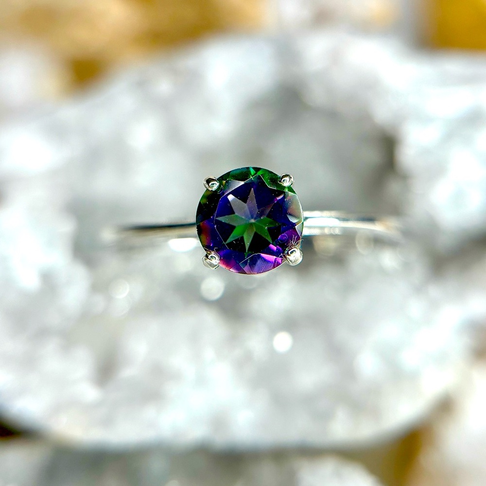 “Magic Potion” Beautiful Solitaire Mystic Topaz Ring! 💎 - SIZE (10)
